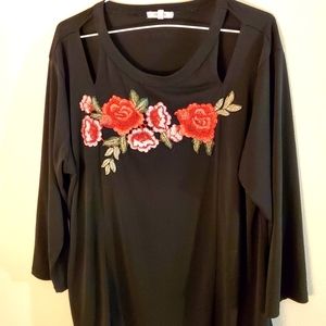 3/$15 *** Maurices Floral Detail Top